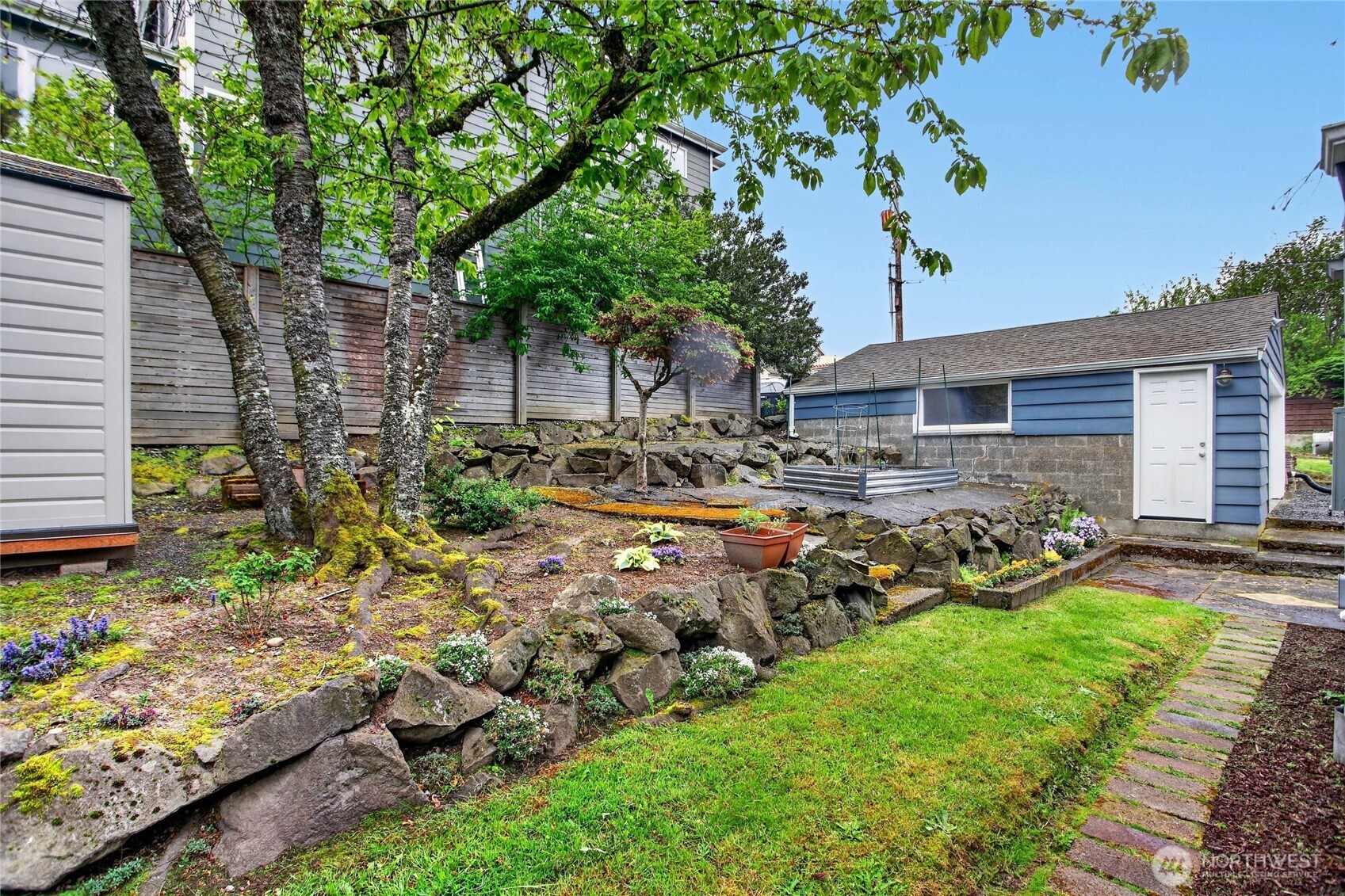 6715 35th Avenue SW, Seattle, WA 98126