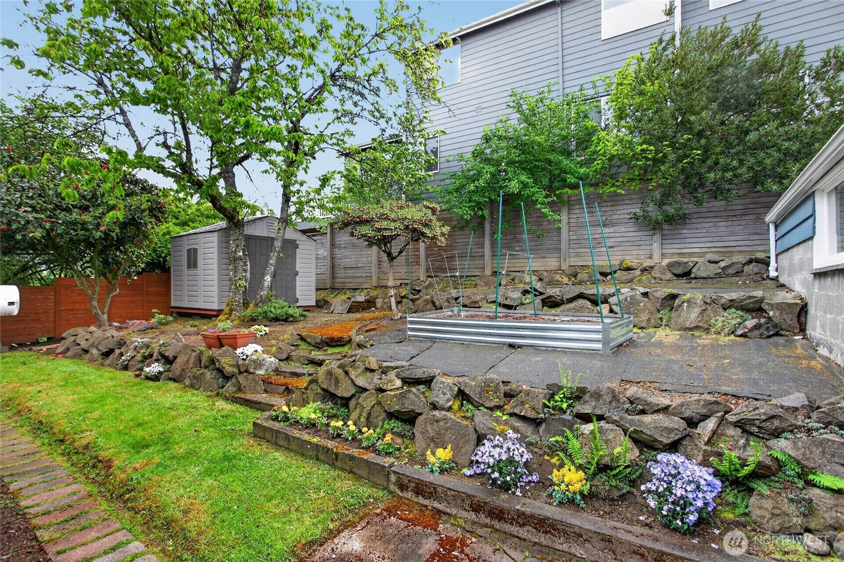 6715 35th Avenue SW, Seattle, WA 98126