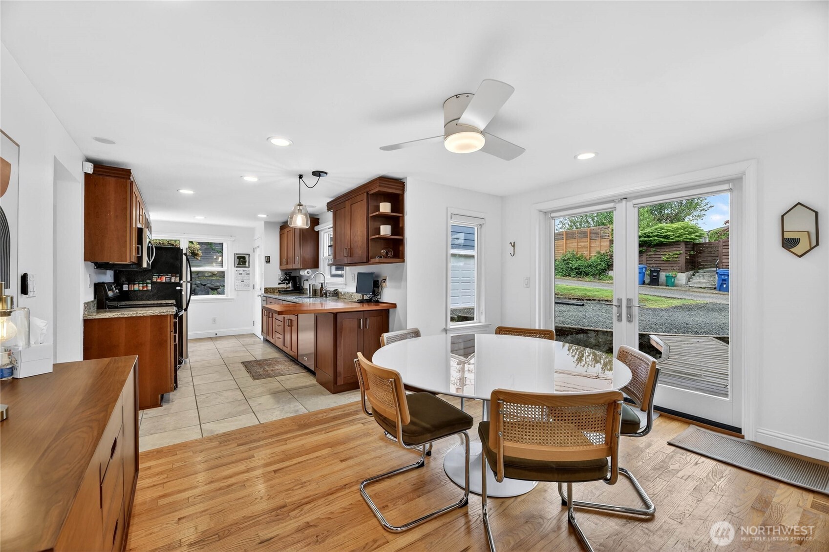 6715 35th Avenue SW, Seattle, WA 98126