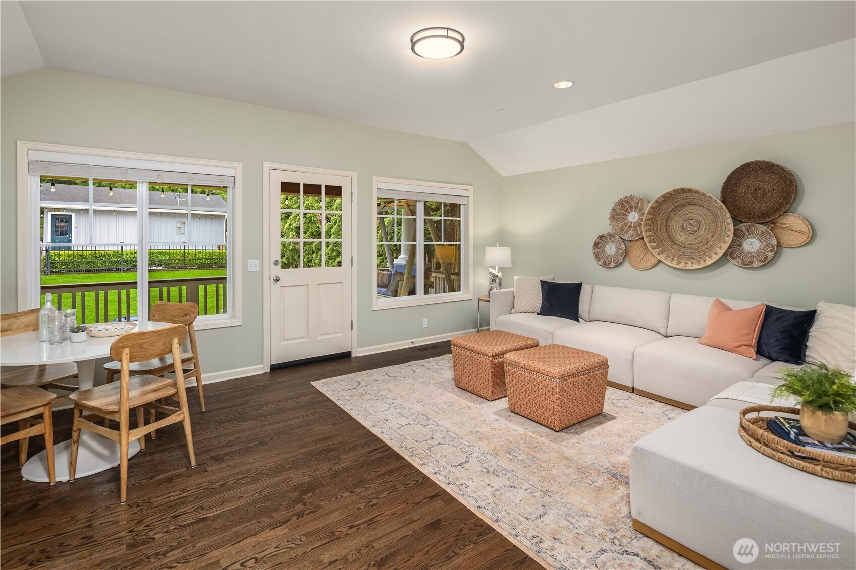 21827 SE 20th Street , Sammamish, WA 98075-9564