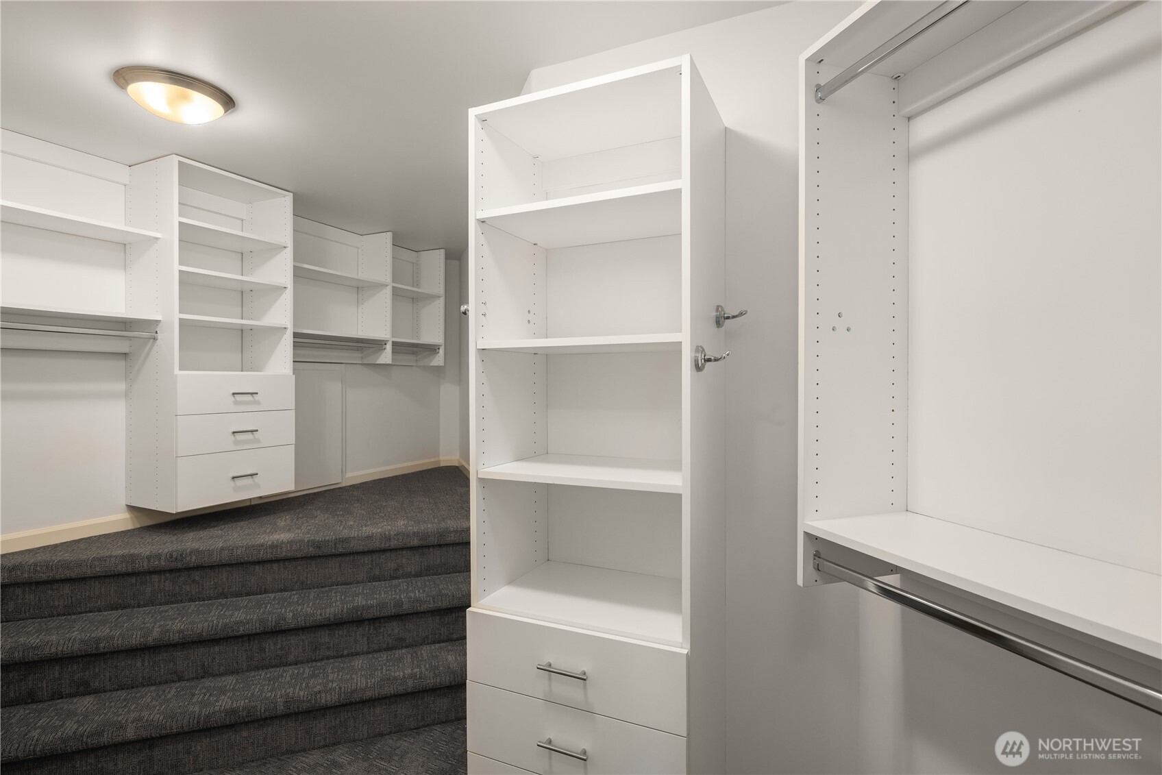 21827 SE 20th Street , Sammamish, WA 98075-9564