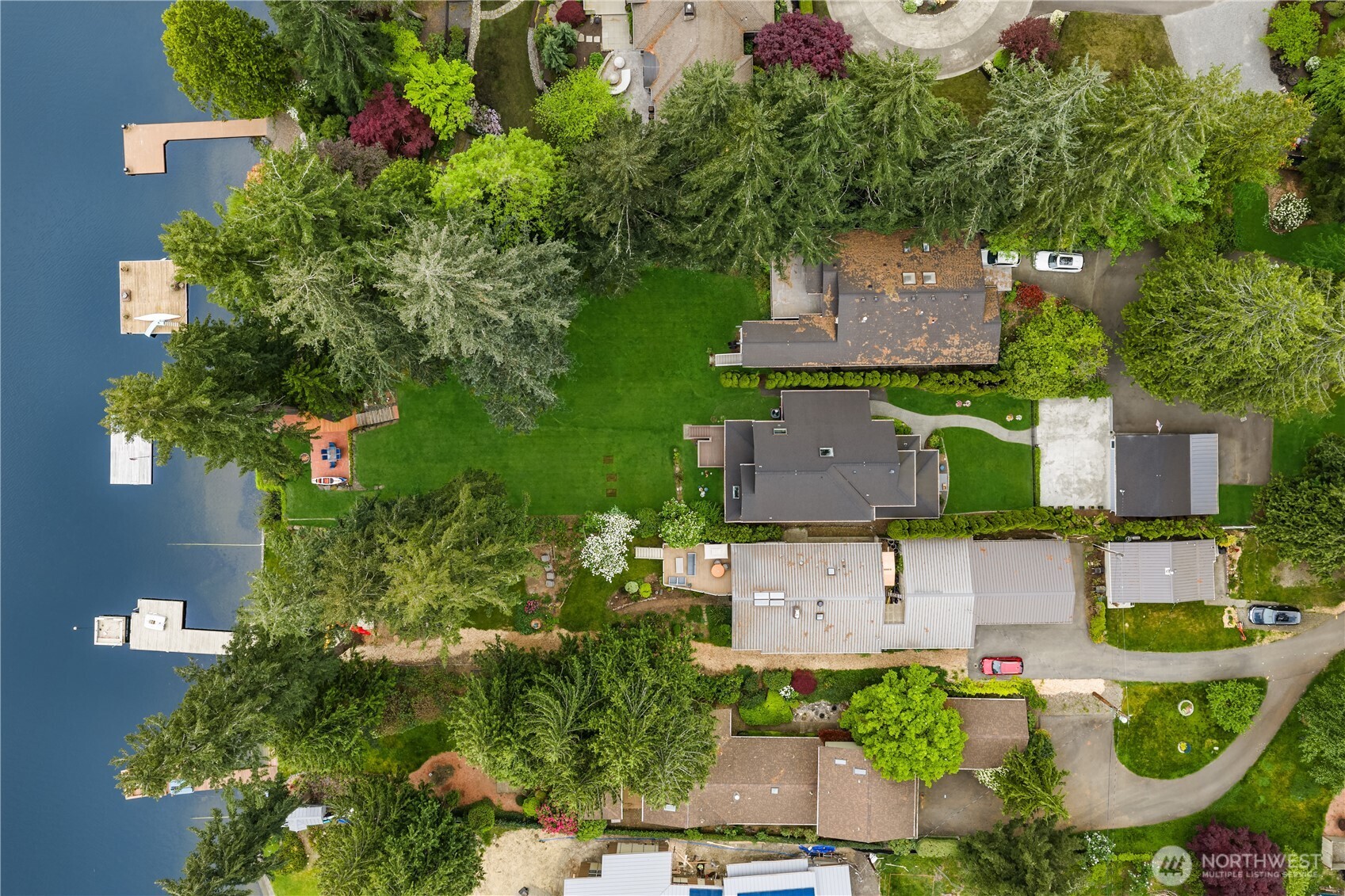 21827 SE 20th Street , Sammamish, WA 98075-9564