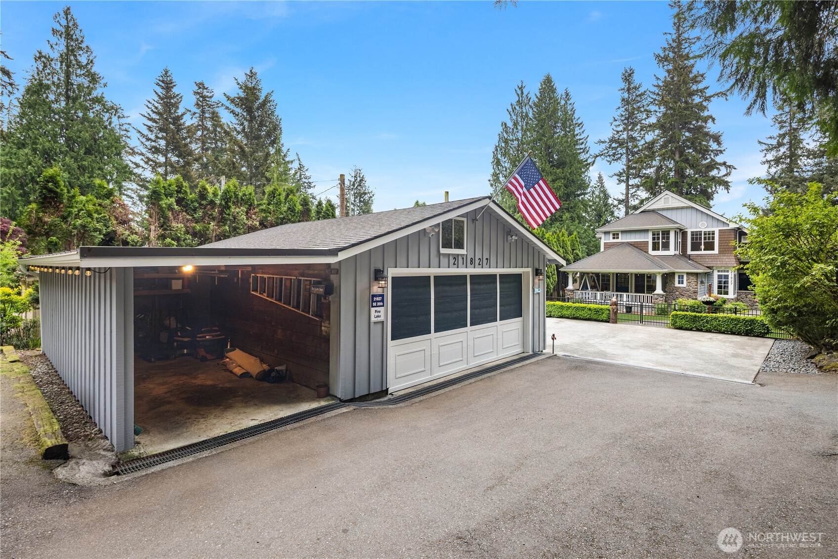 21827 SE 20th Street , Sammamish, WA 98075-9564
