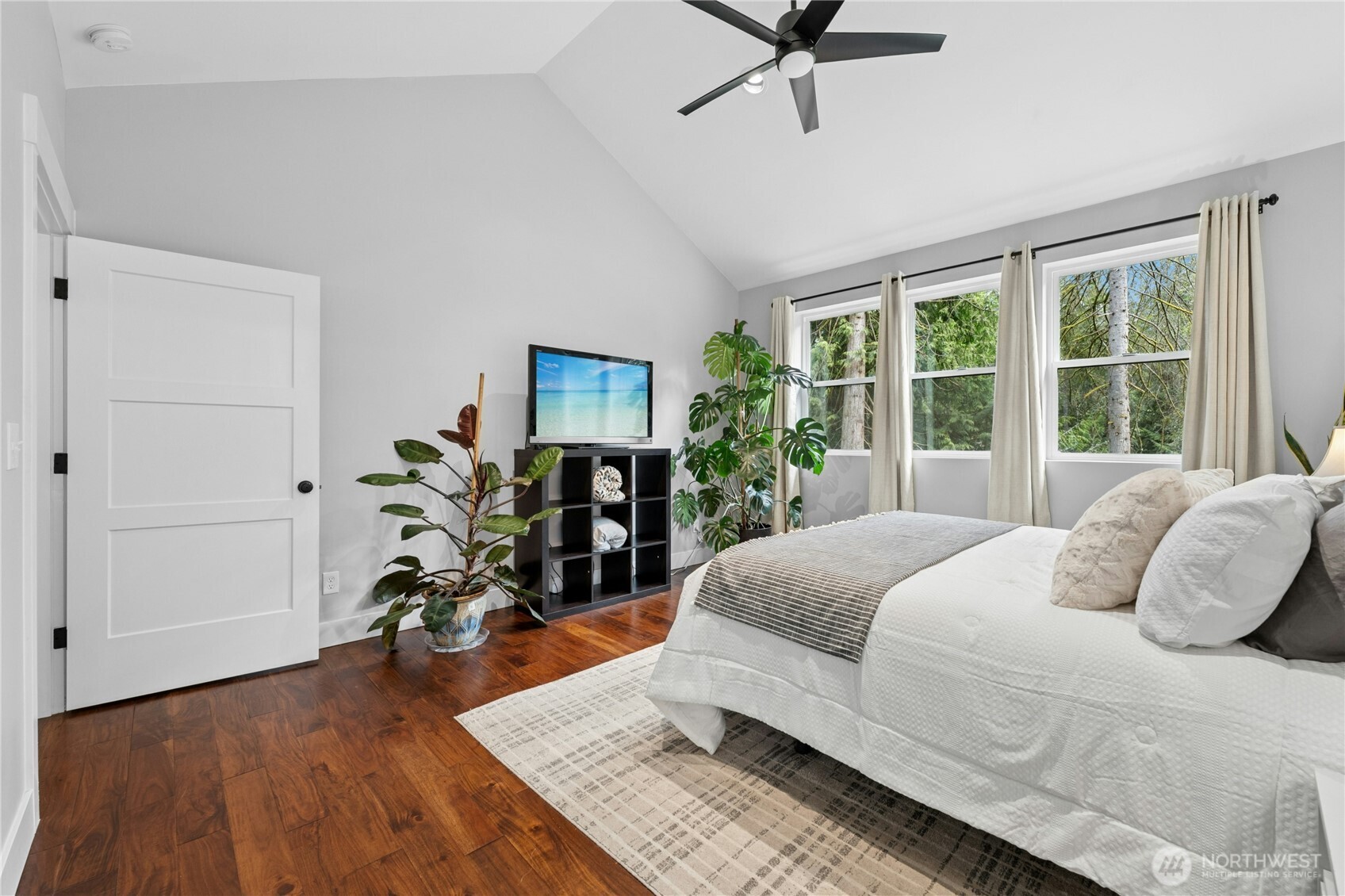 2415 44th Avenue NW, Olympia, WA 98502