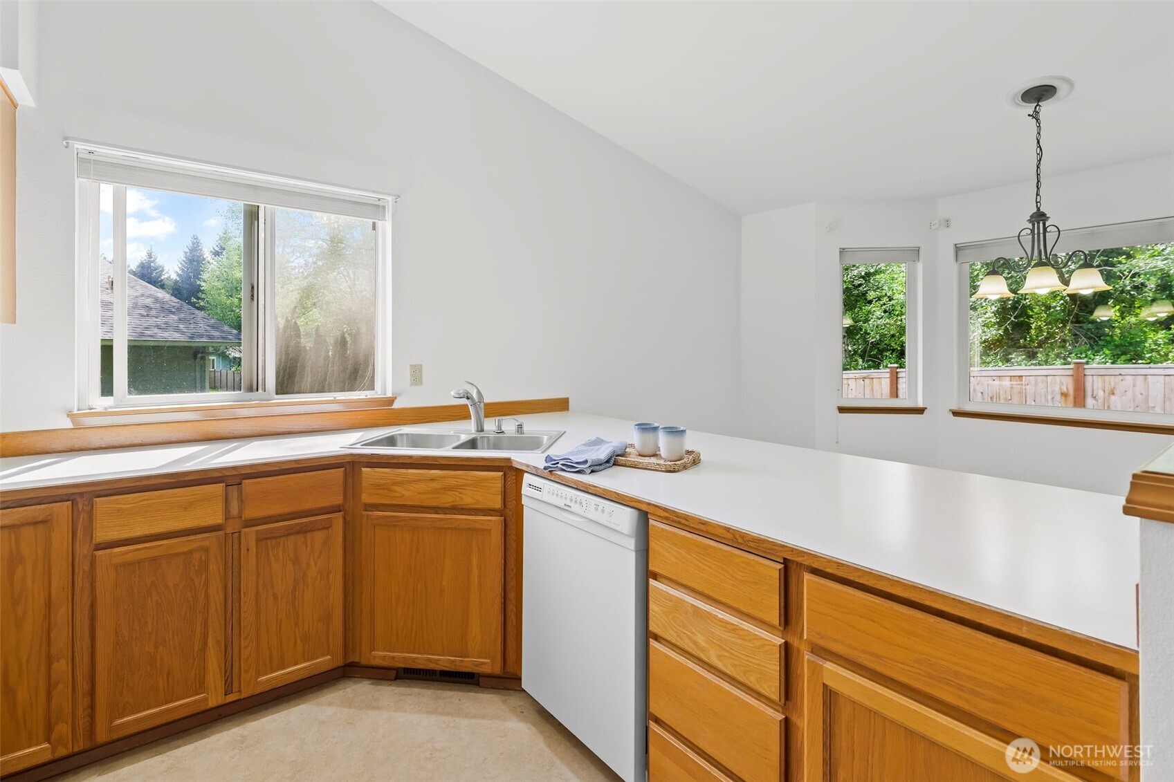 911 NW Leisure Lane , Bremerton, WA 98311