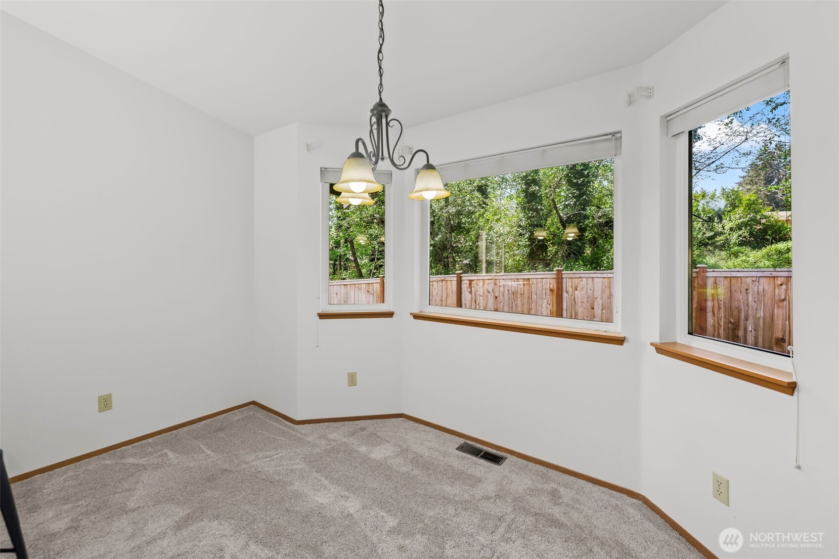 911 NW Leisure Lane , Bremerton, WA 98311