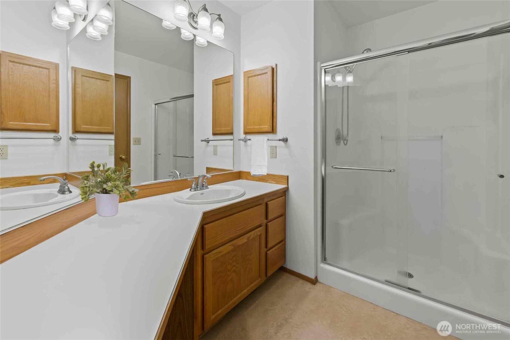 911 NW Leisure Lane , Bremerton, WA 98311
