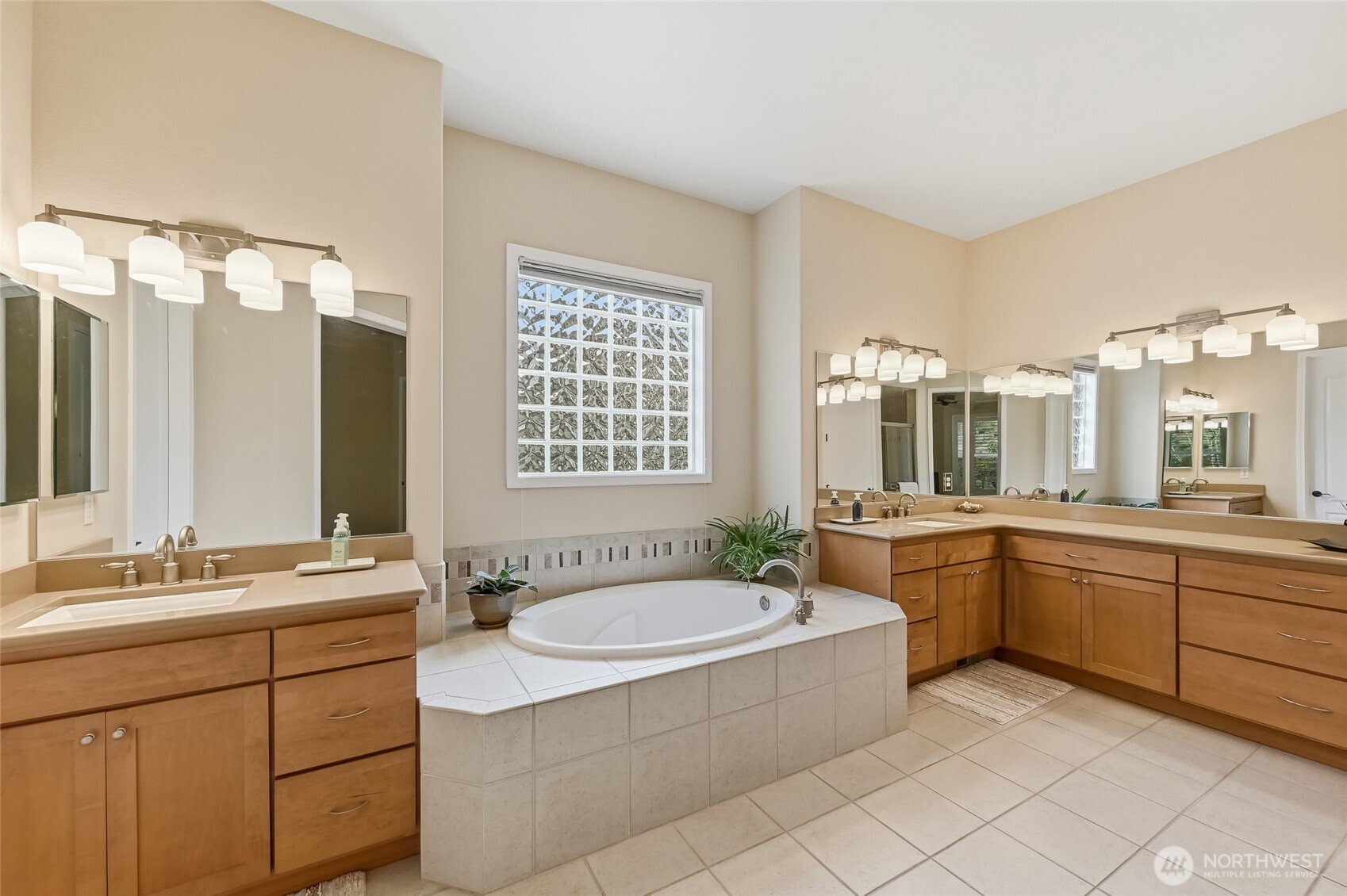 13886 Morgan Drive NE, Redmond, WA 98053