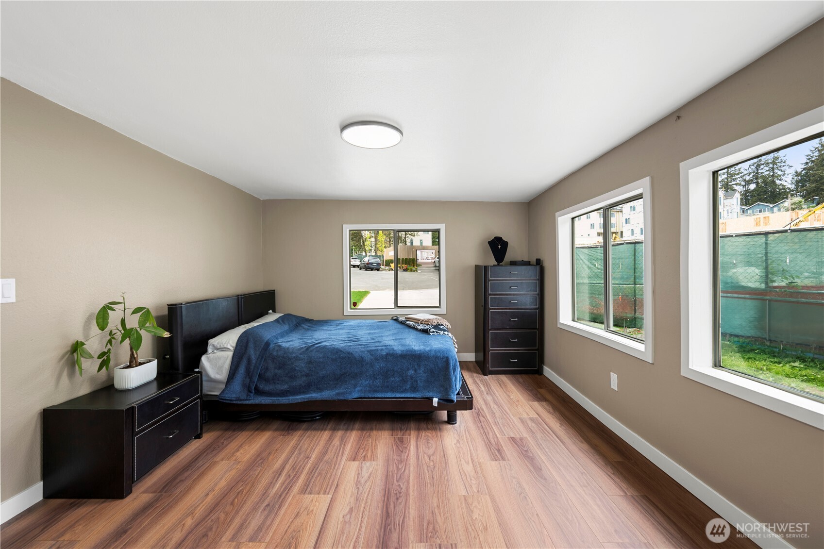 15401 2nd Avenue NE, Shoreline, WA 98155
