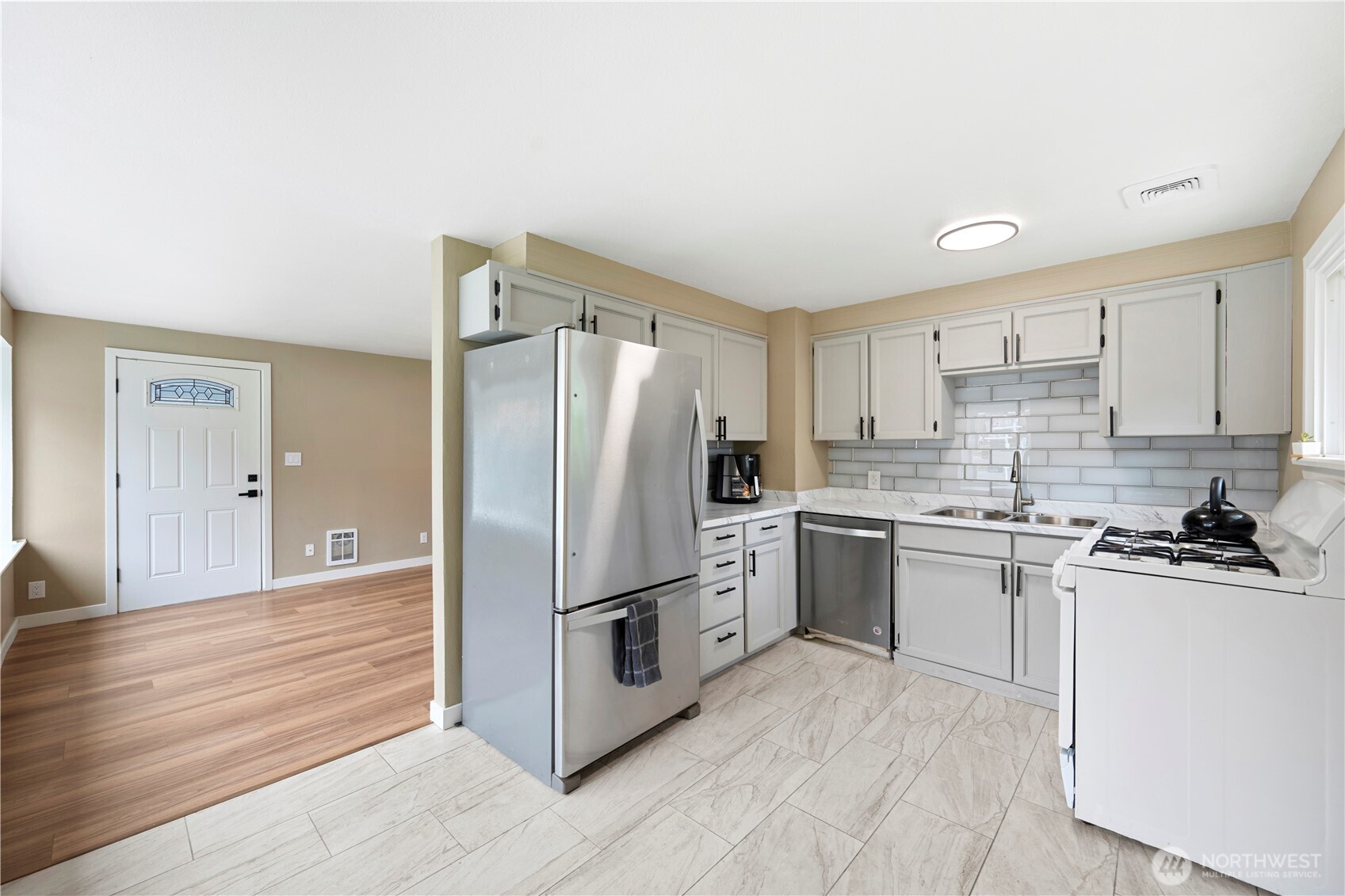 15401 2nd Avenue NE, Shoreline, WA 98155