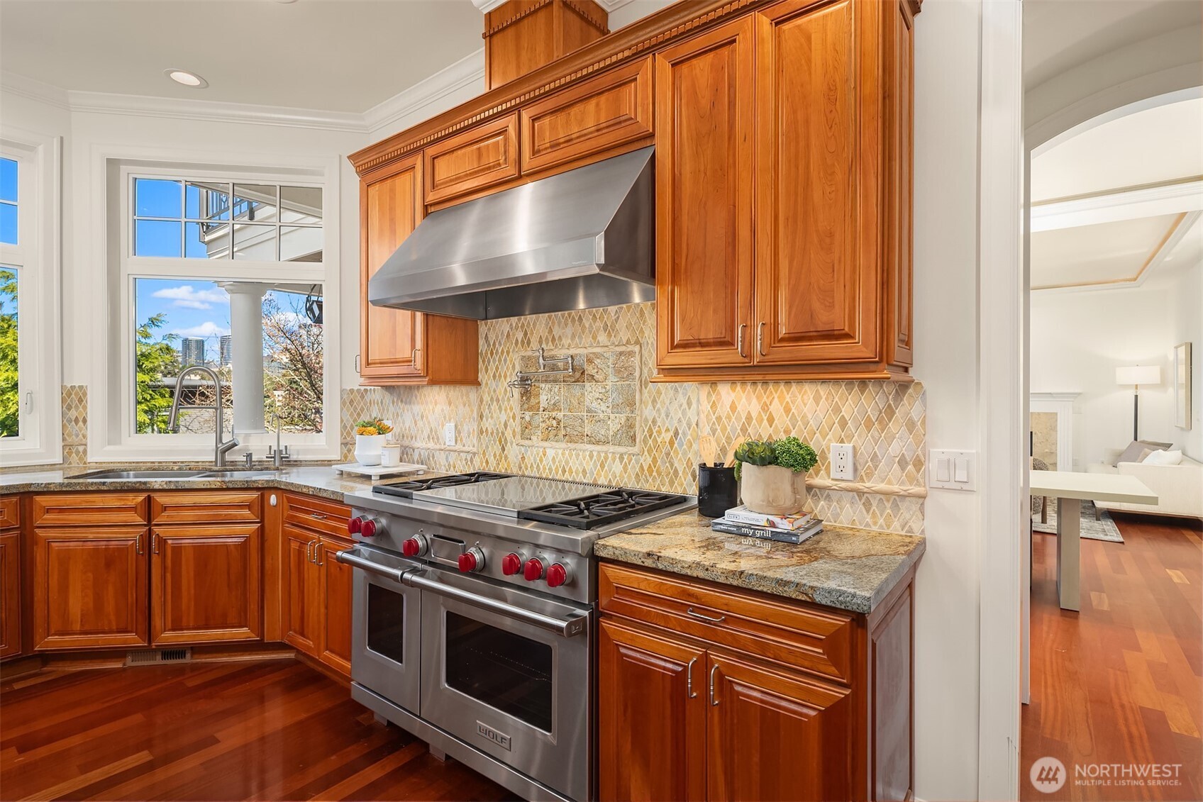 9750 SE 5th Street , Bellevue, WA 98004