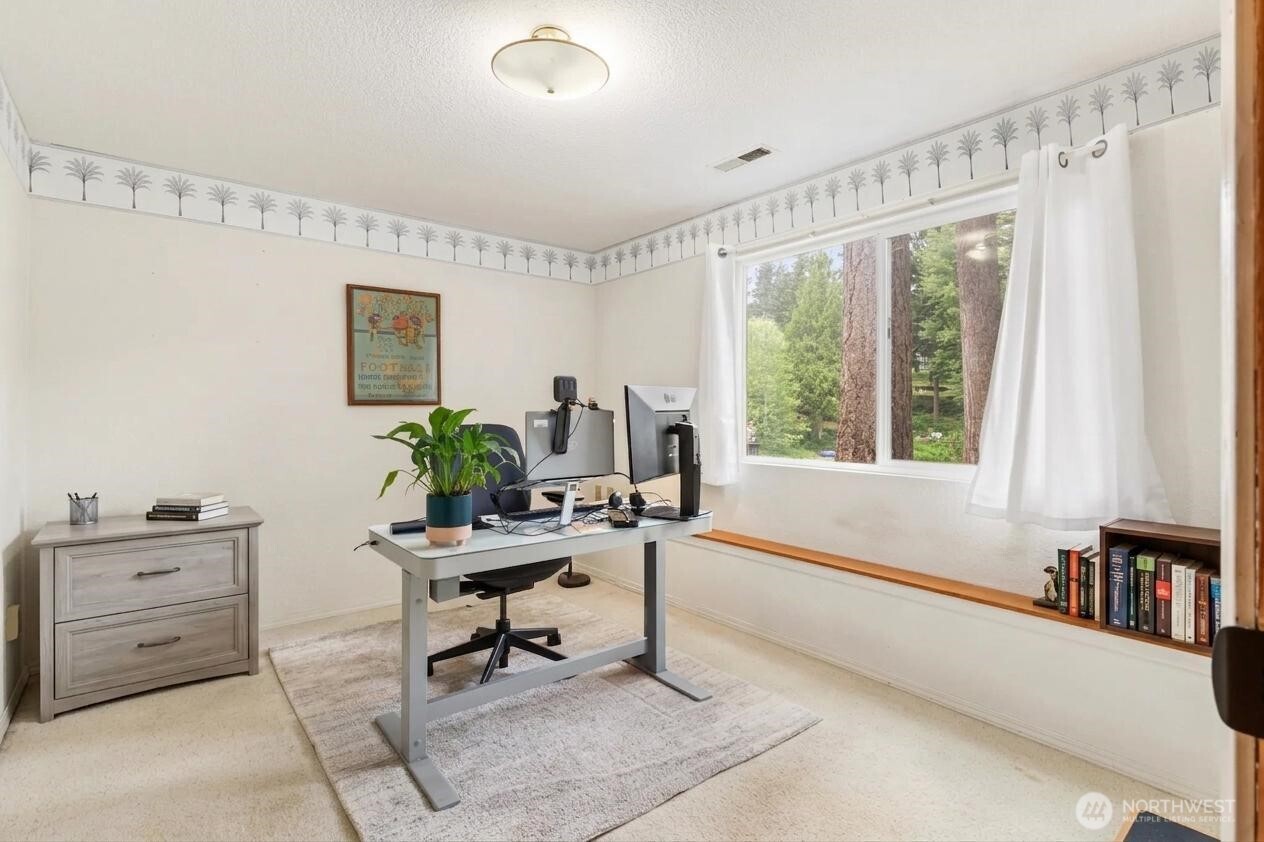 6812 185th Avenue E, Bonney Lake, WA 98391-4808