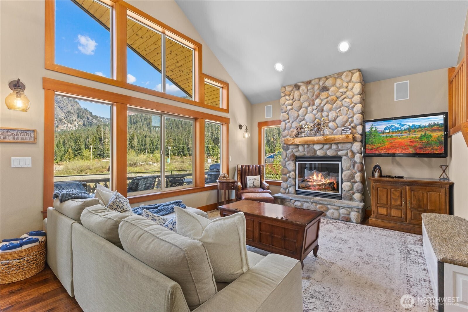 1 Kendall Peak Way , Snoqualmie Pass, WA 98068