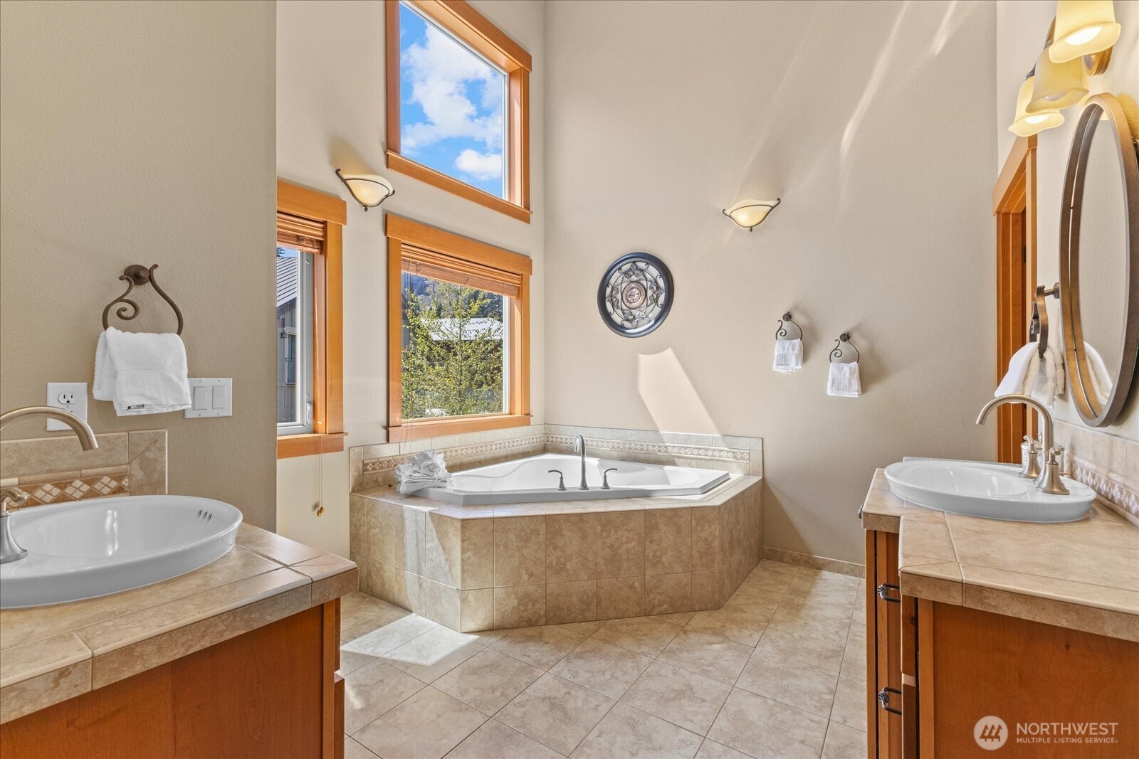 1 Kendall Peak Way , Snoqualmie Pass, WA 98068