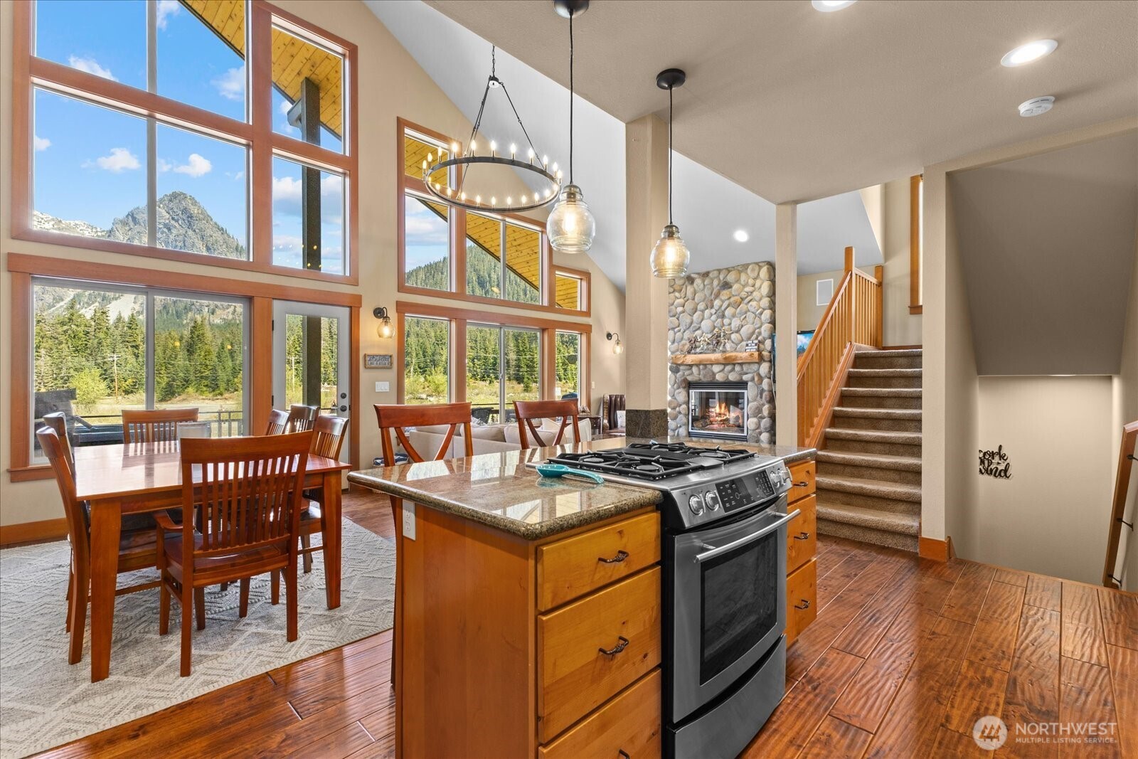 1 Kendall Peak Way , Snoqualmie Pass, WA 98068