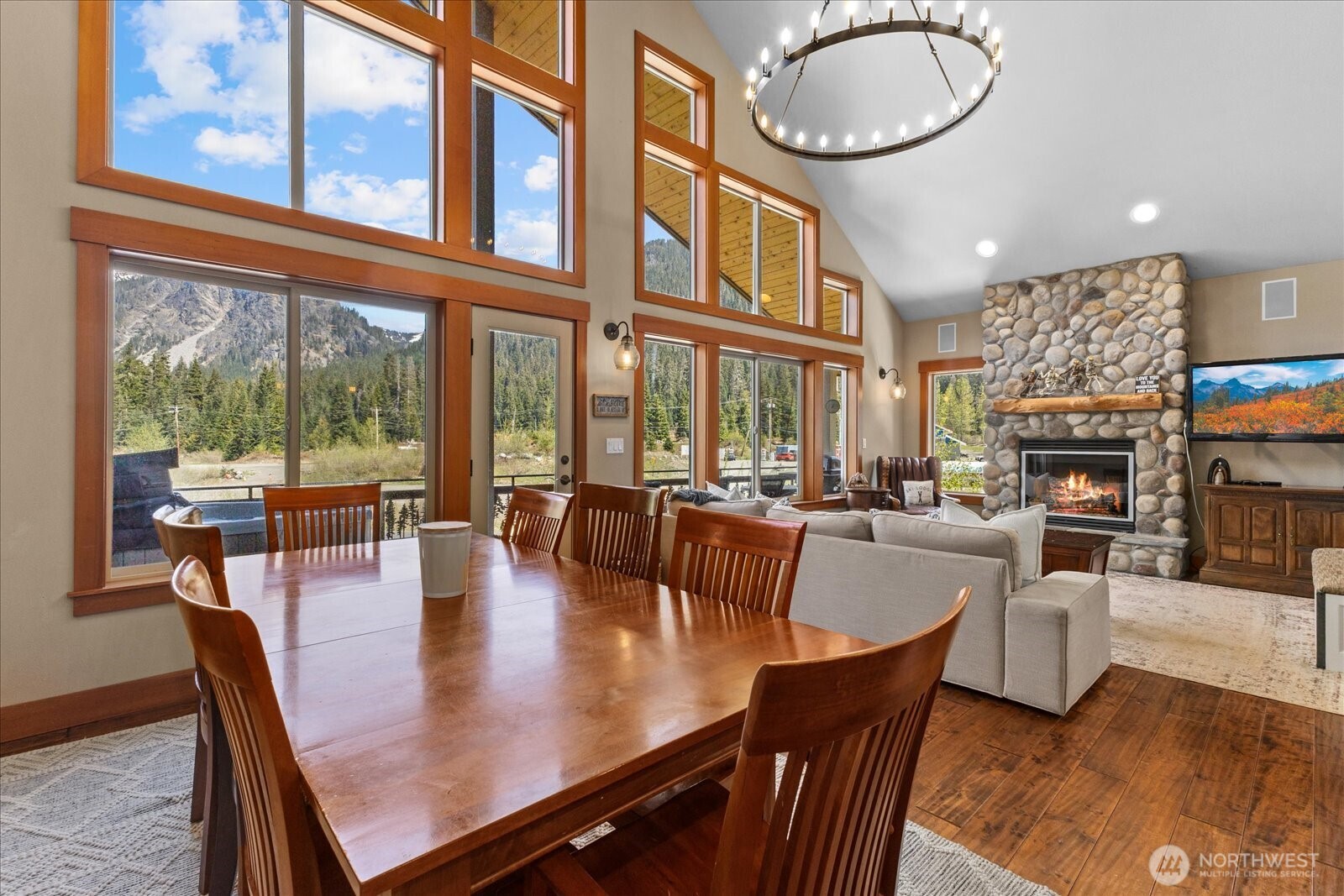 1 Kendall Peak Way , Snoqualmie Pass, WA 98068