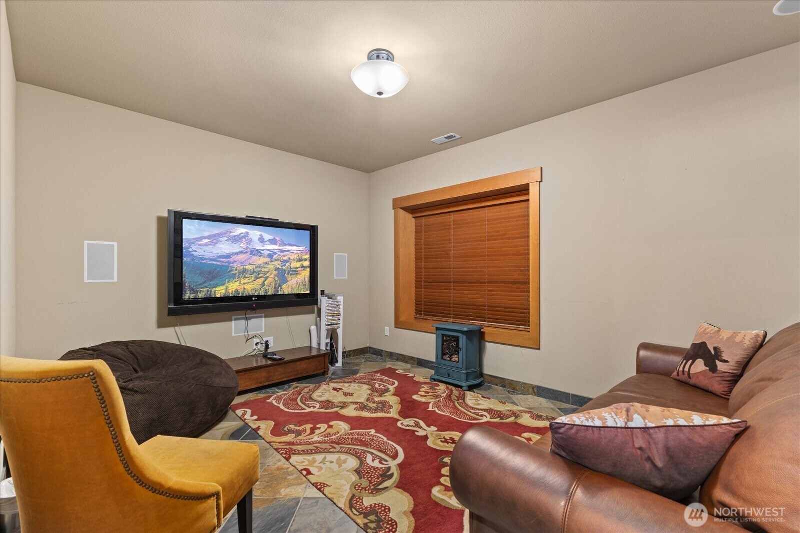 1 Kendall Peak Way , Snoqualmie Pass, WA 98068