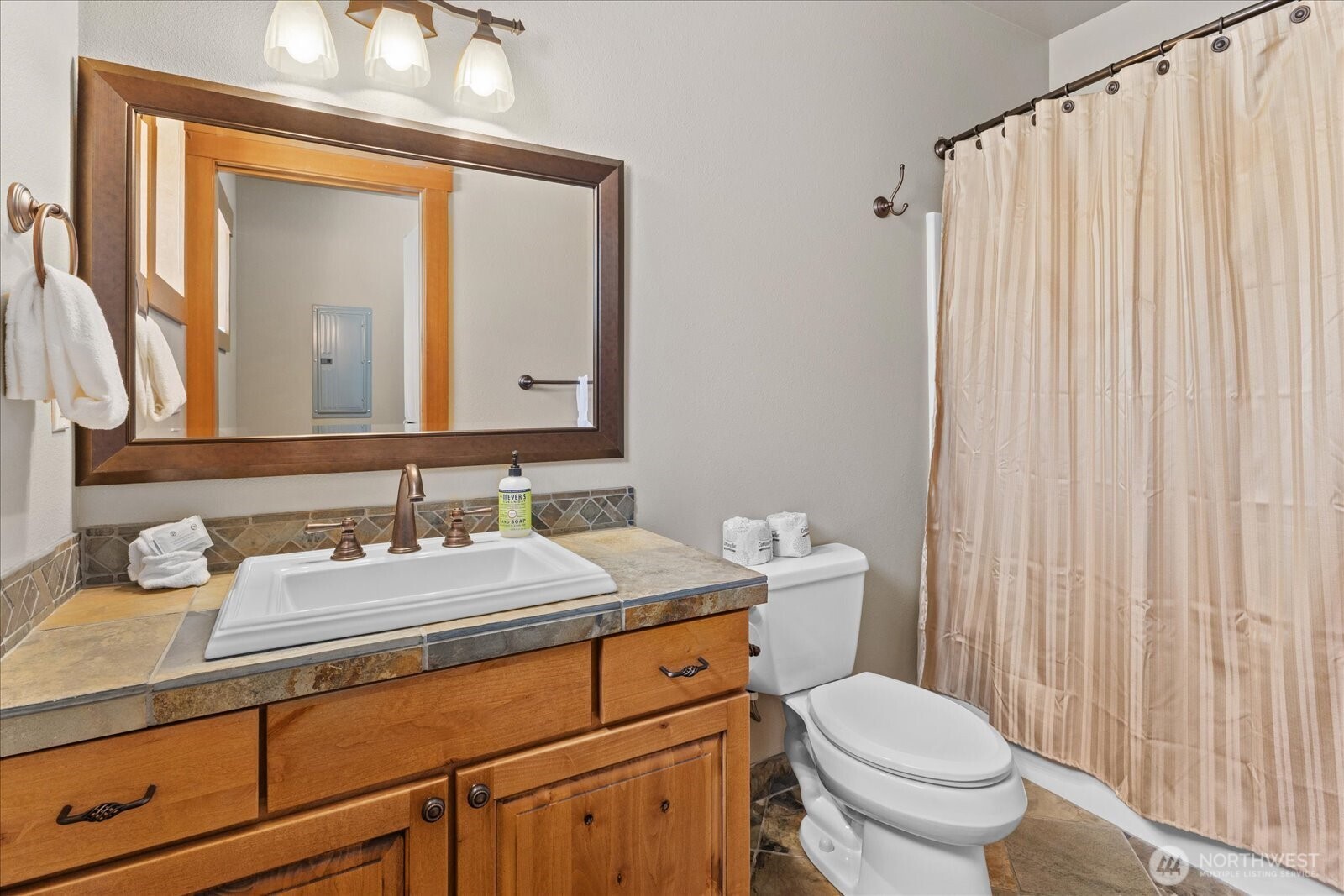1 Kendall Peak Way , Snoqualmie Pass, WA 98068