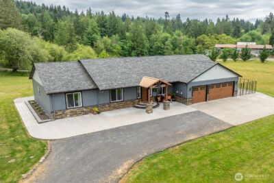 300 Cole Road , Kelso, WA 98626