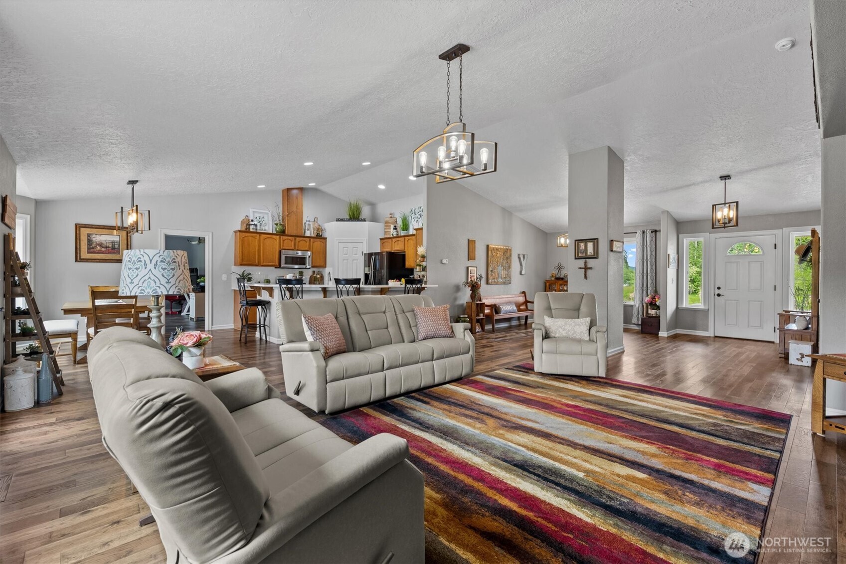 300 Cole Road , Kelso, WA 98626