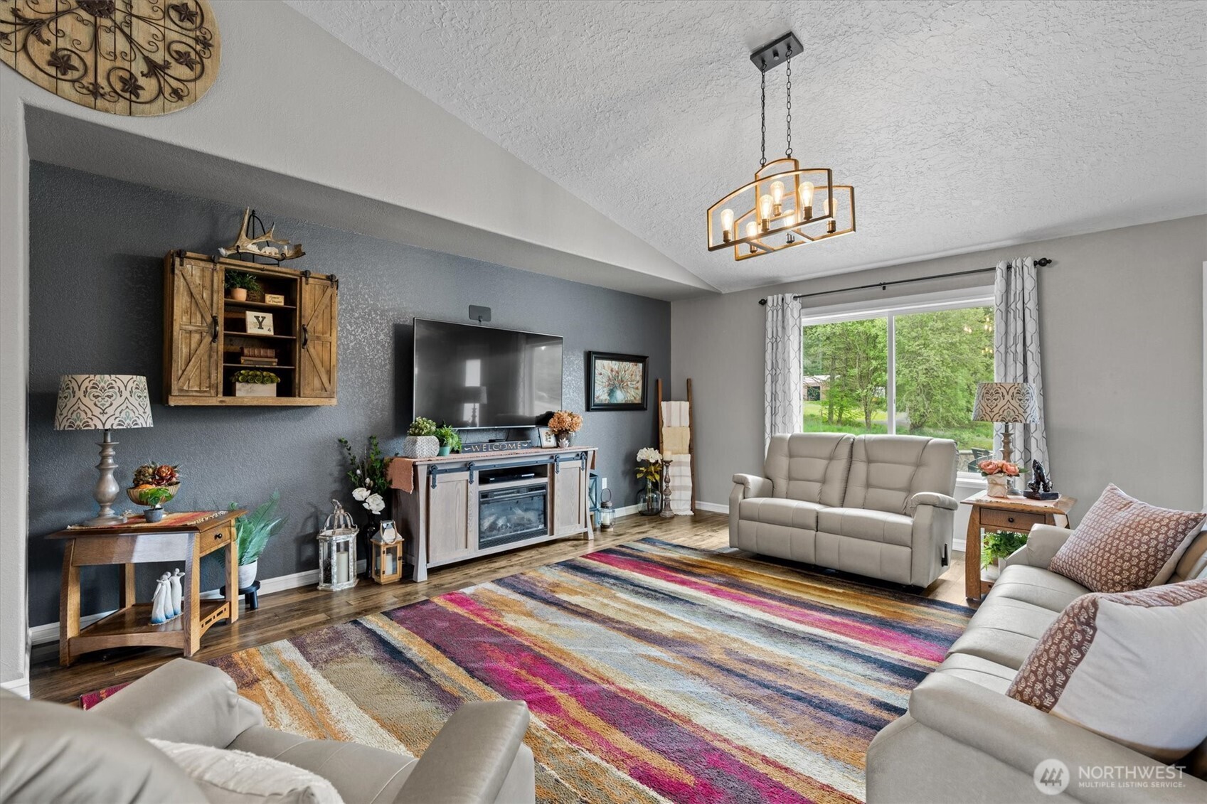 300 Cole Road , Kelso, WA 98626