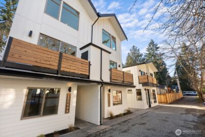 12044 Hiram Place NE #B, Seattle, WA 98125