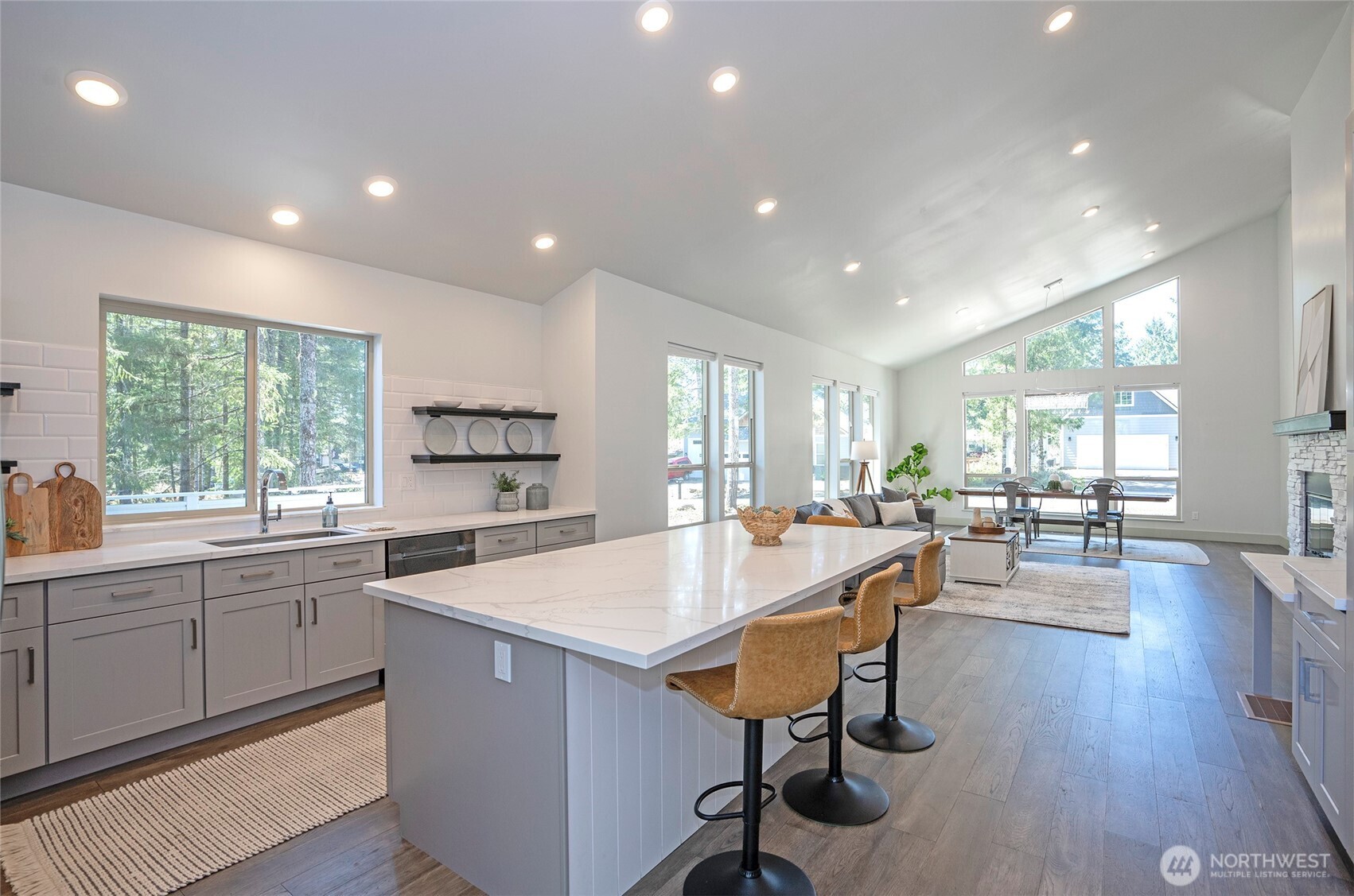 240 E Susan Lane , Union, WA 98592