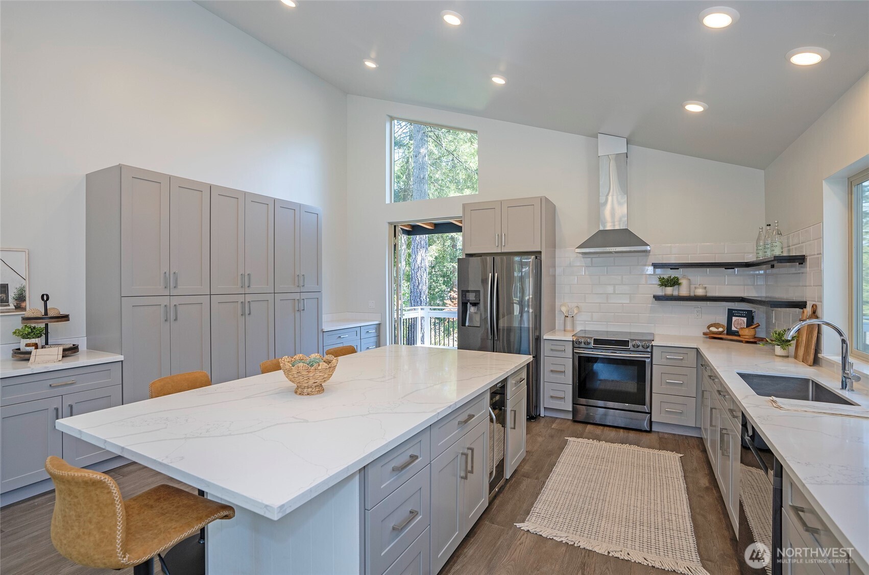 240 E Susan Lane , Union, WA 98592