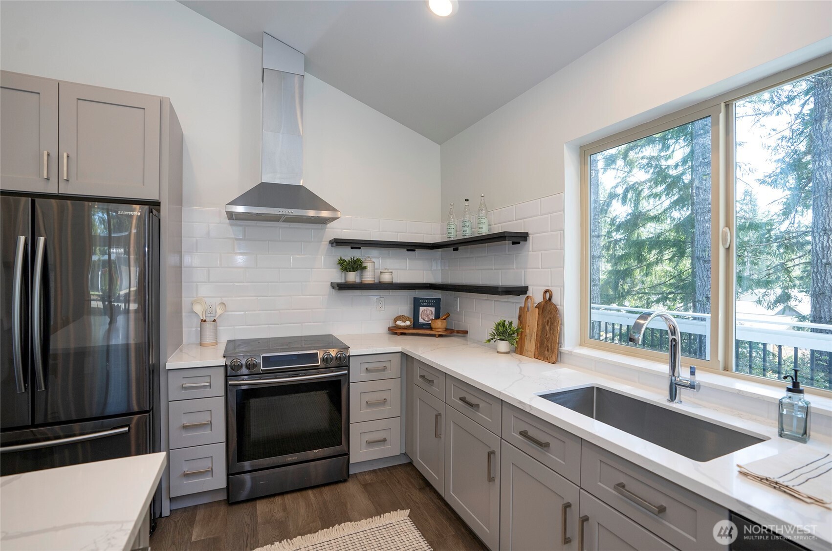 240 E Susan Lane , Union, WA 98592