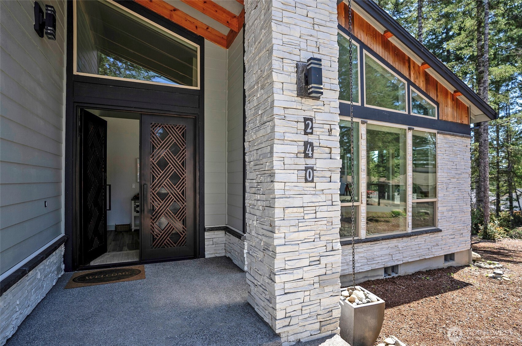 240 E Susan Lane , Union, WA 98592