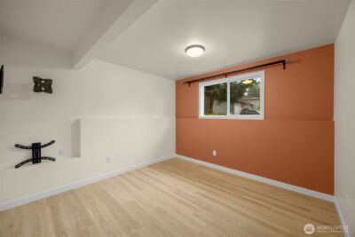 15718 126th Place NE, Woodinville, WA 98072 - Photo 13