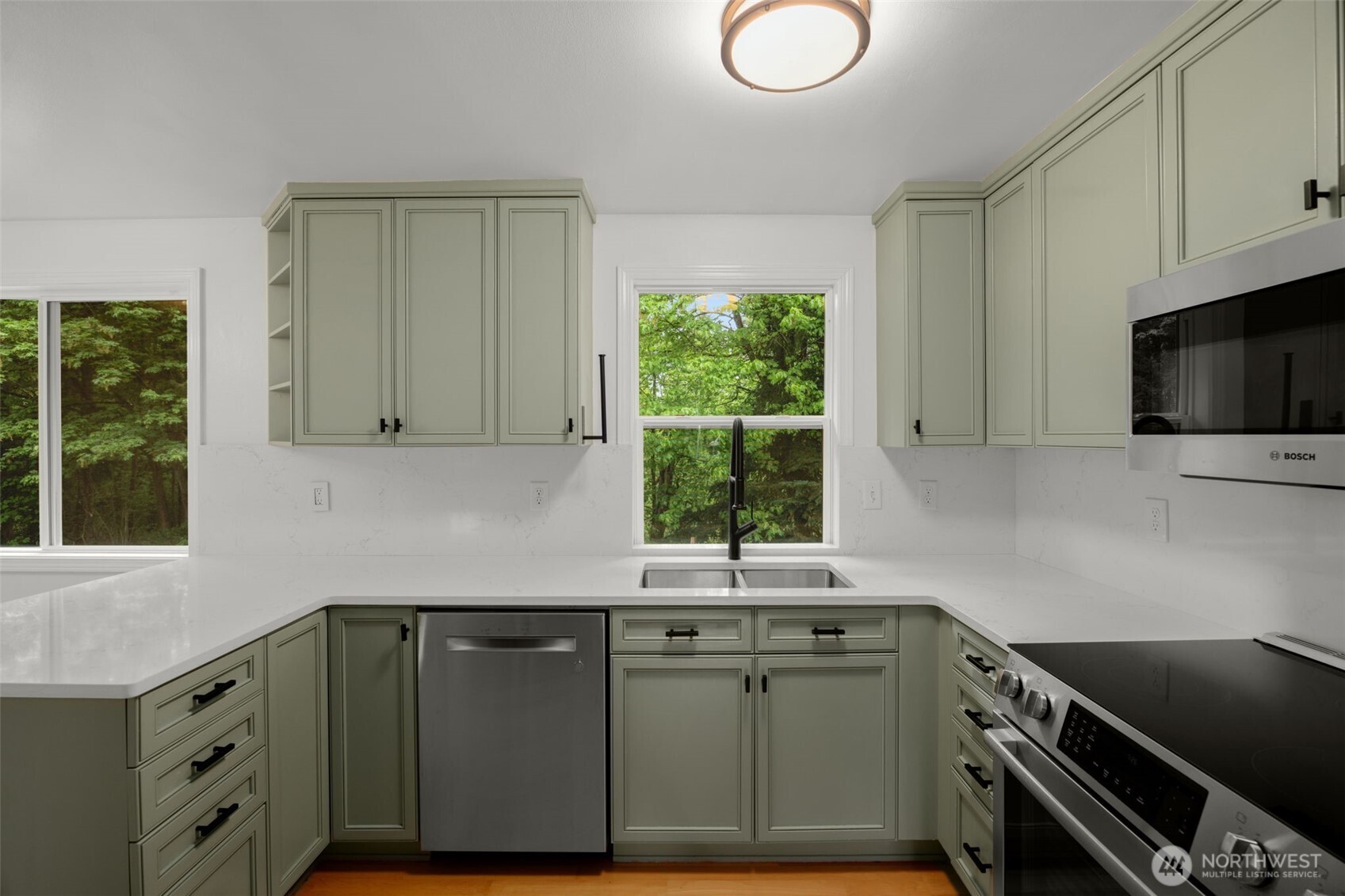 15718 126th Place NE, Woodinville, WA 98072