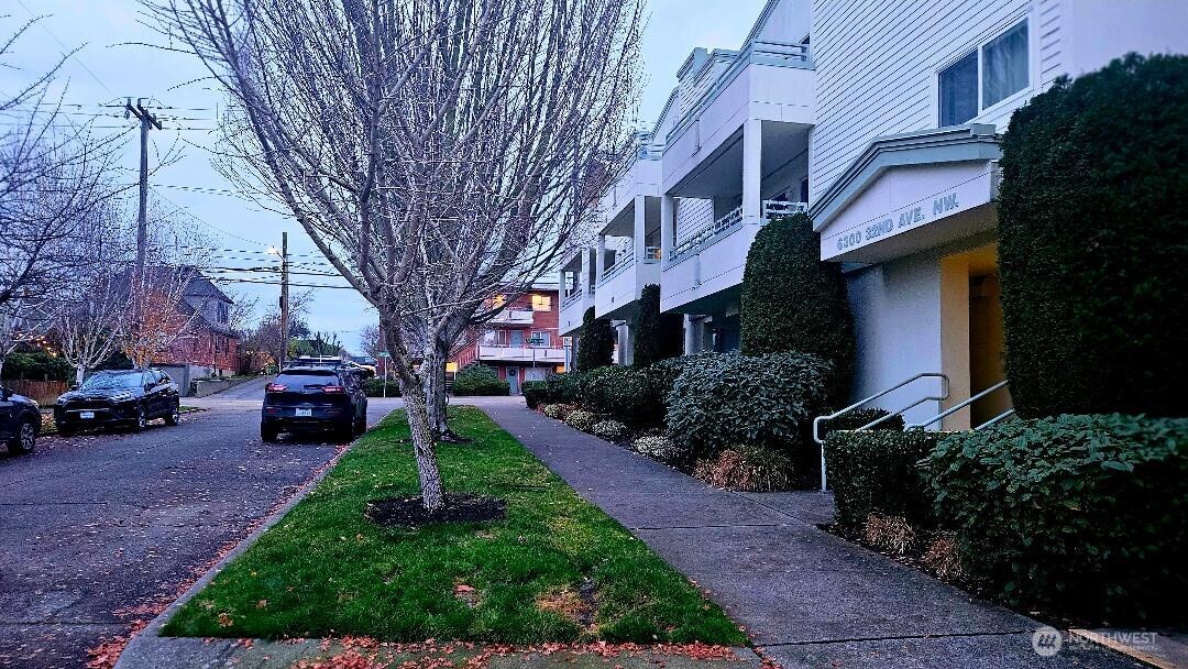 6300 32nd Avenue NW #C106, Seattle, WA 98107