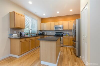 28104 Maple Ridge Way SE, Maple Valley, WA 98038 - Photo 5