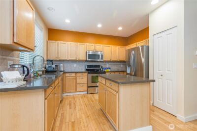 28104 Maple Ridge Way SE, Maple Valley, WA 98038 - Photo 6