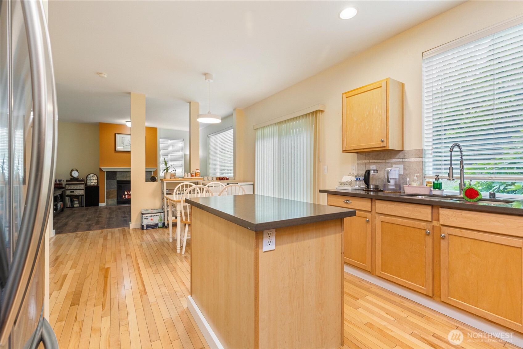 28104 Maple Ridge Way SE, Maple Valley, WA 98038