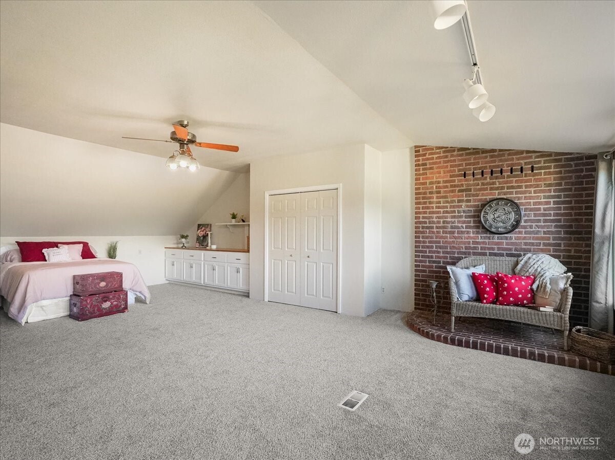 12023 225th Avenue Ct E, Bonney Lake, WA 98391-7675