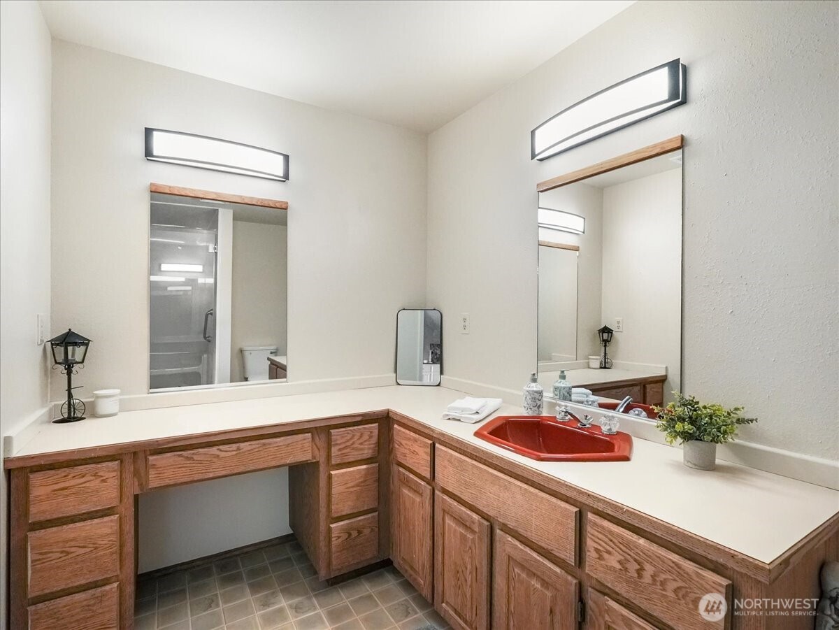 12023 225th Avenue Ct E, Bonney Lake, WA 98391-7675