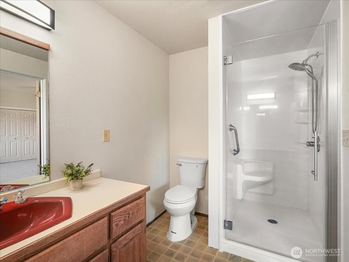 12023 225th Avenue Ct E, Bonney Lake, WA 98391-7675