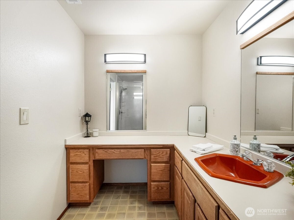 12023 225th Avenue Ct E, Bonney Lake, WA 98391-7675