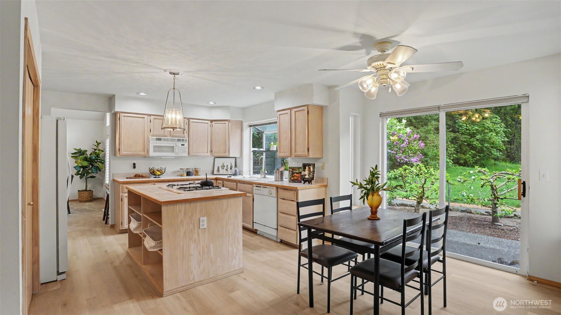 22771 SE 277th Place , Maple Valley, WA 98038