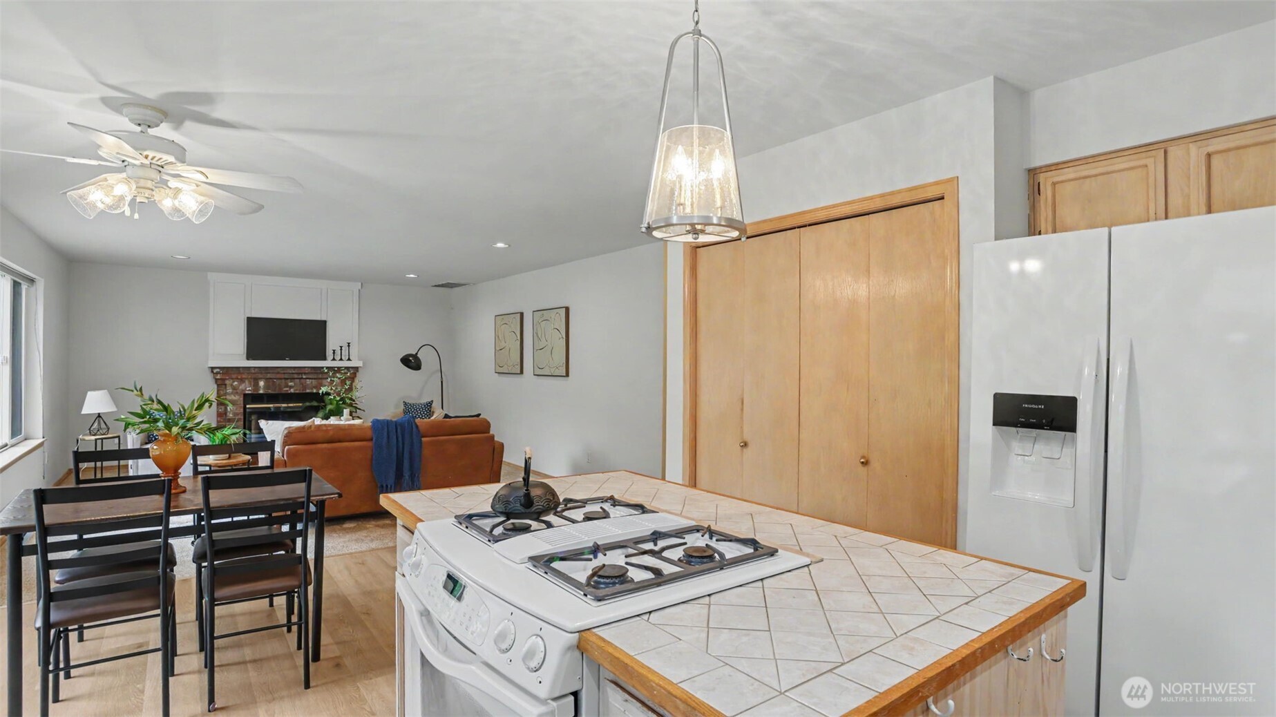 22771 SE 277th Place , Maple Valley, WA 98038