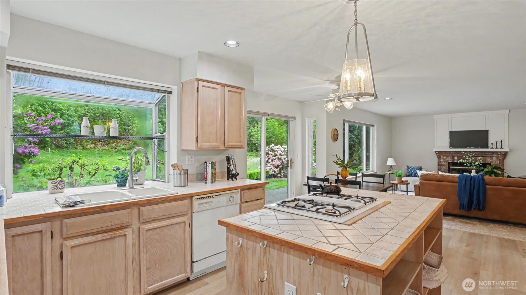 22771 SE 277th Place , Maple Valley, WA 98038