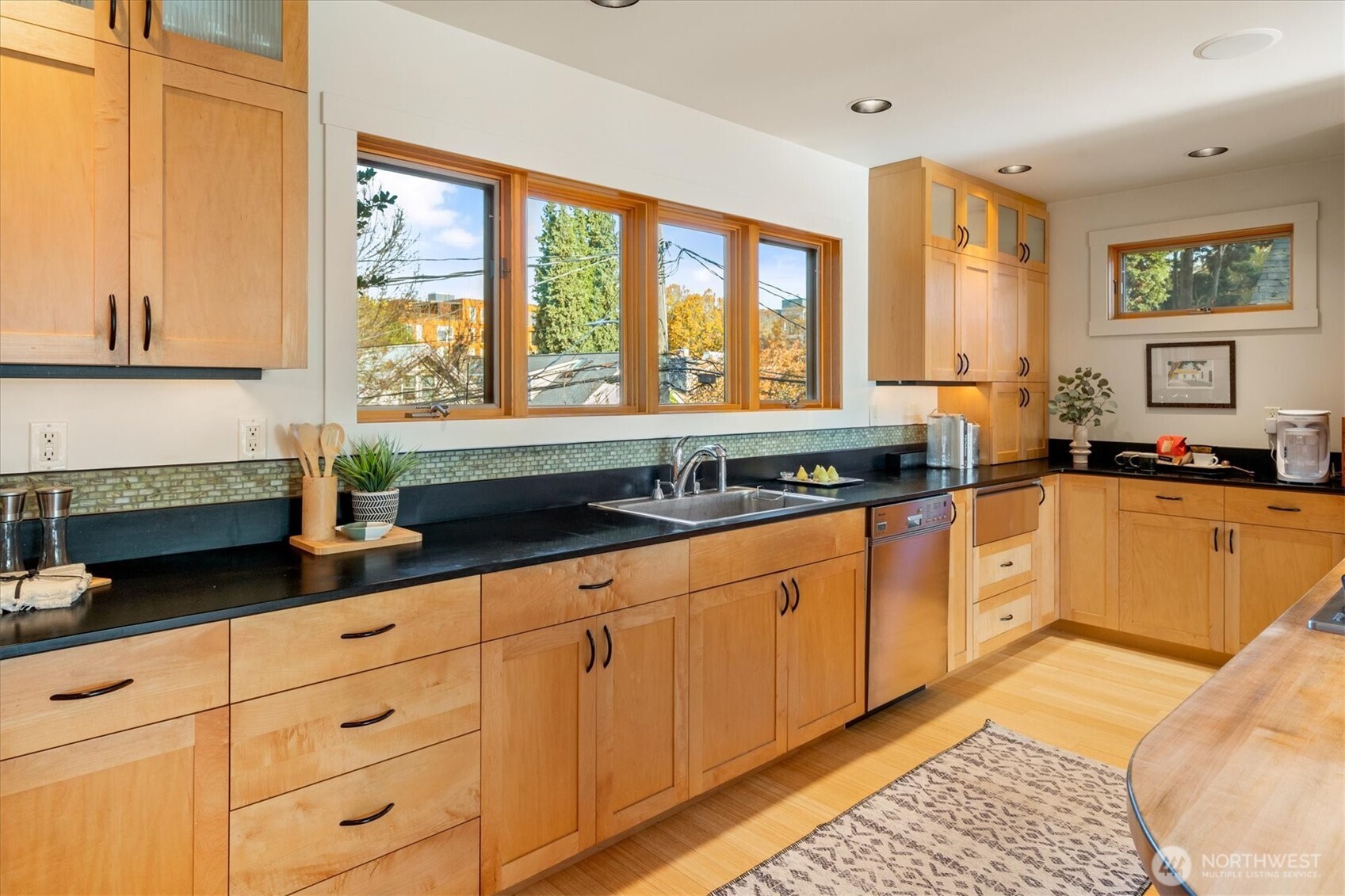 1209 N 44th Street , Seattle, WA 98103
