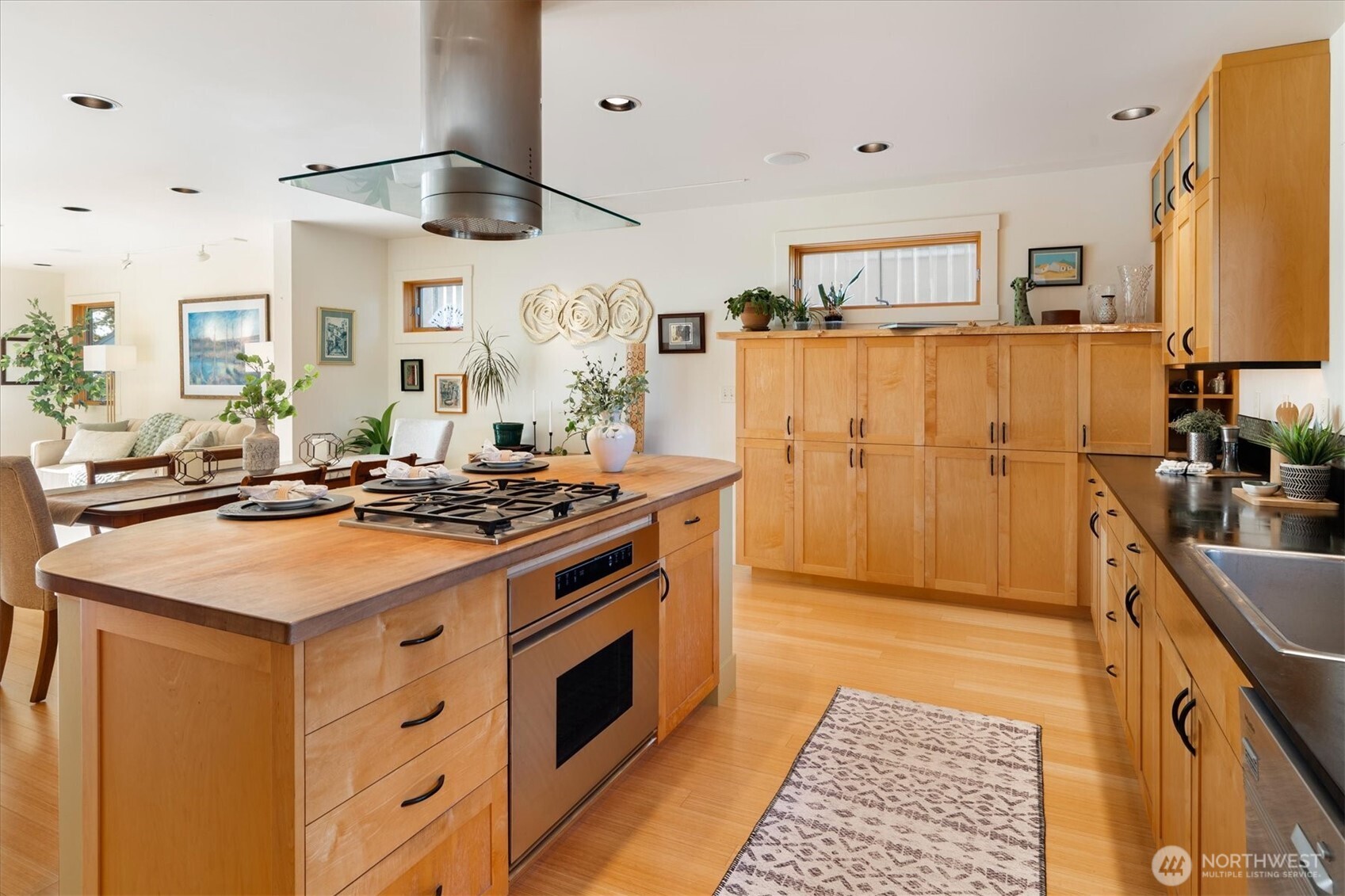 1209 N 44th Street , Seattle, WA 98103