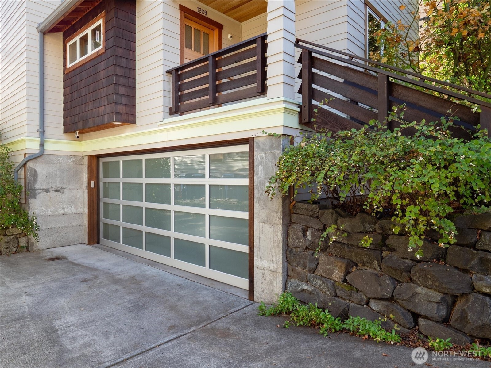 1209 N 44th Street , Seattle, WA 98103