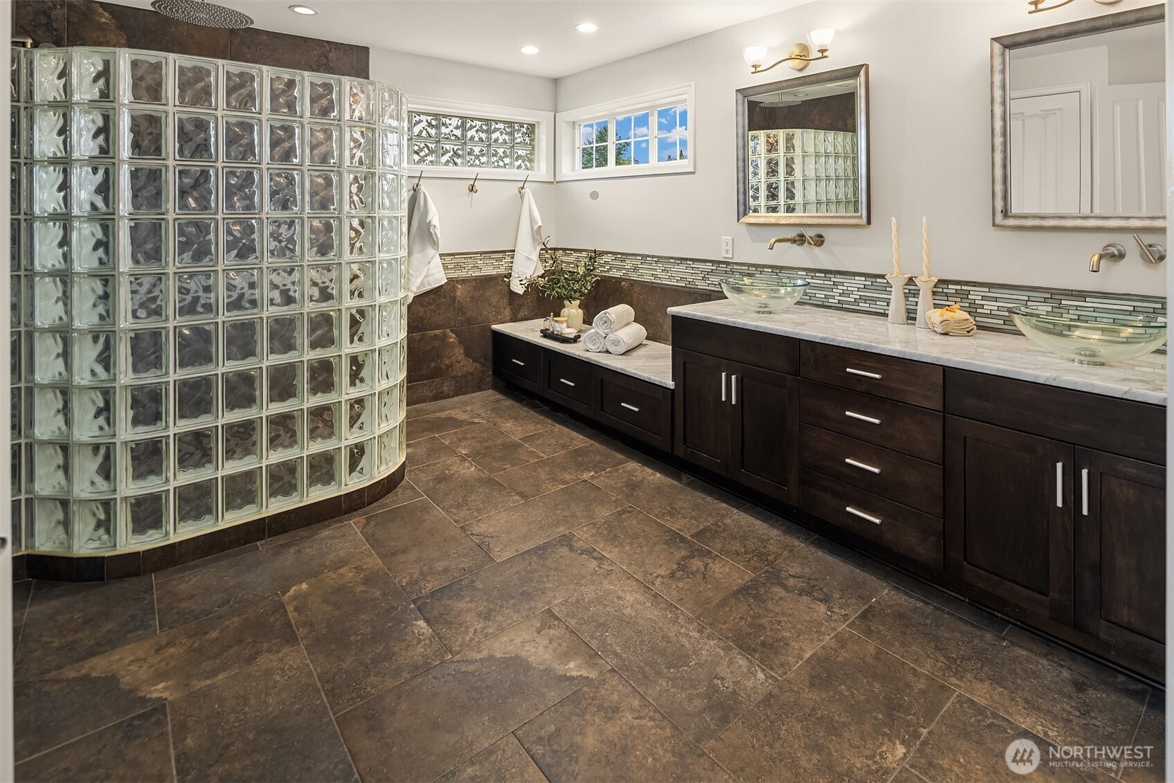 24865 NE 2nd Court , Sammamish, WA 98074