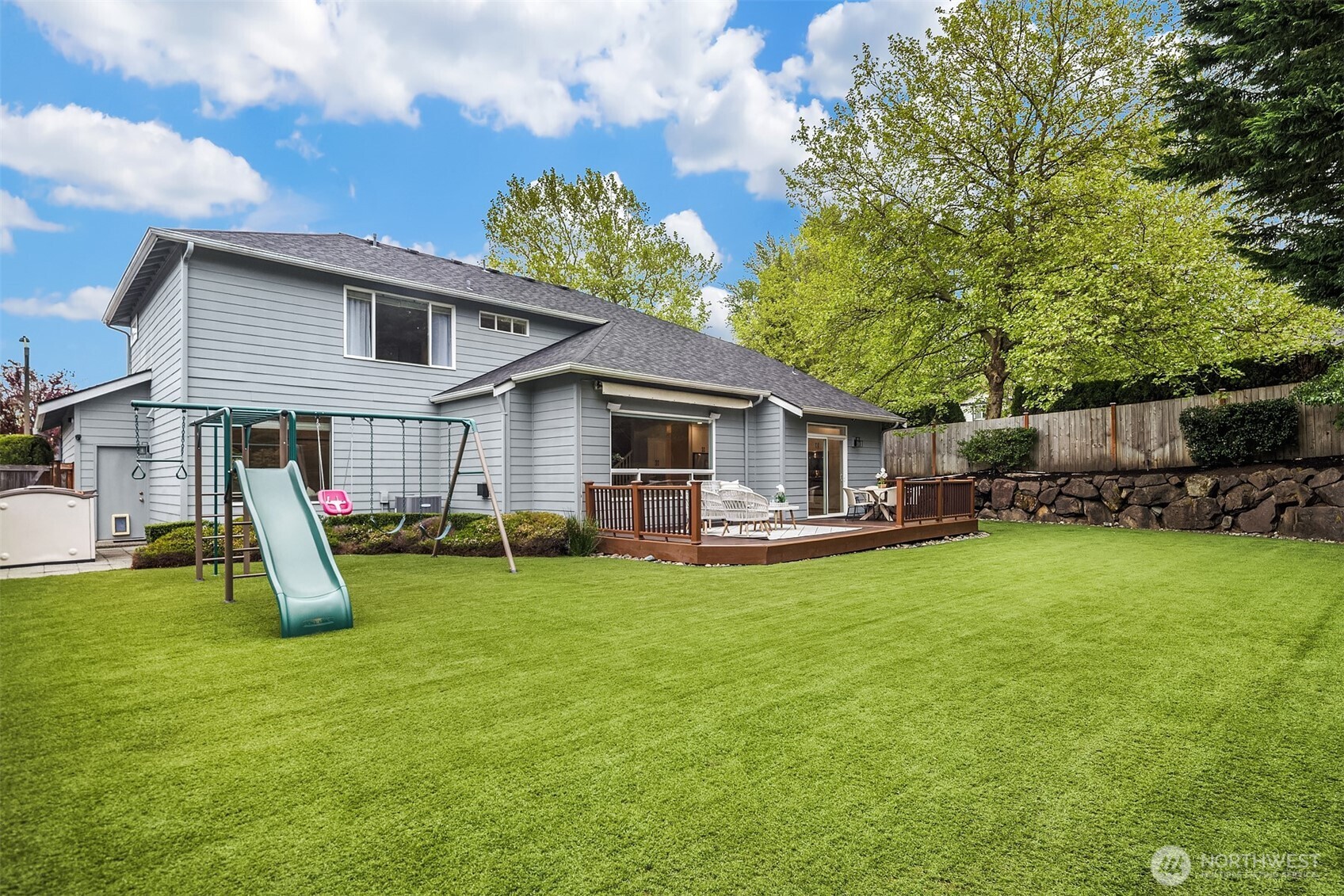 24865 NE 2nd Court , Sammamish, WA 98074