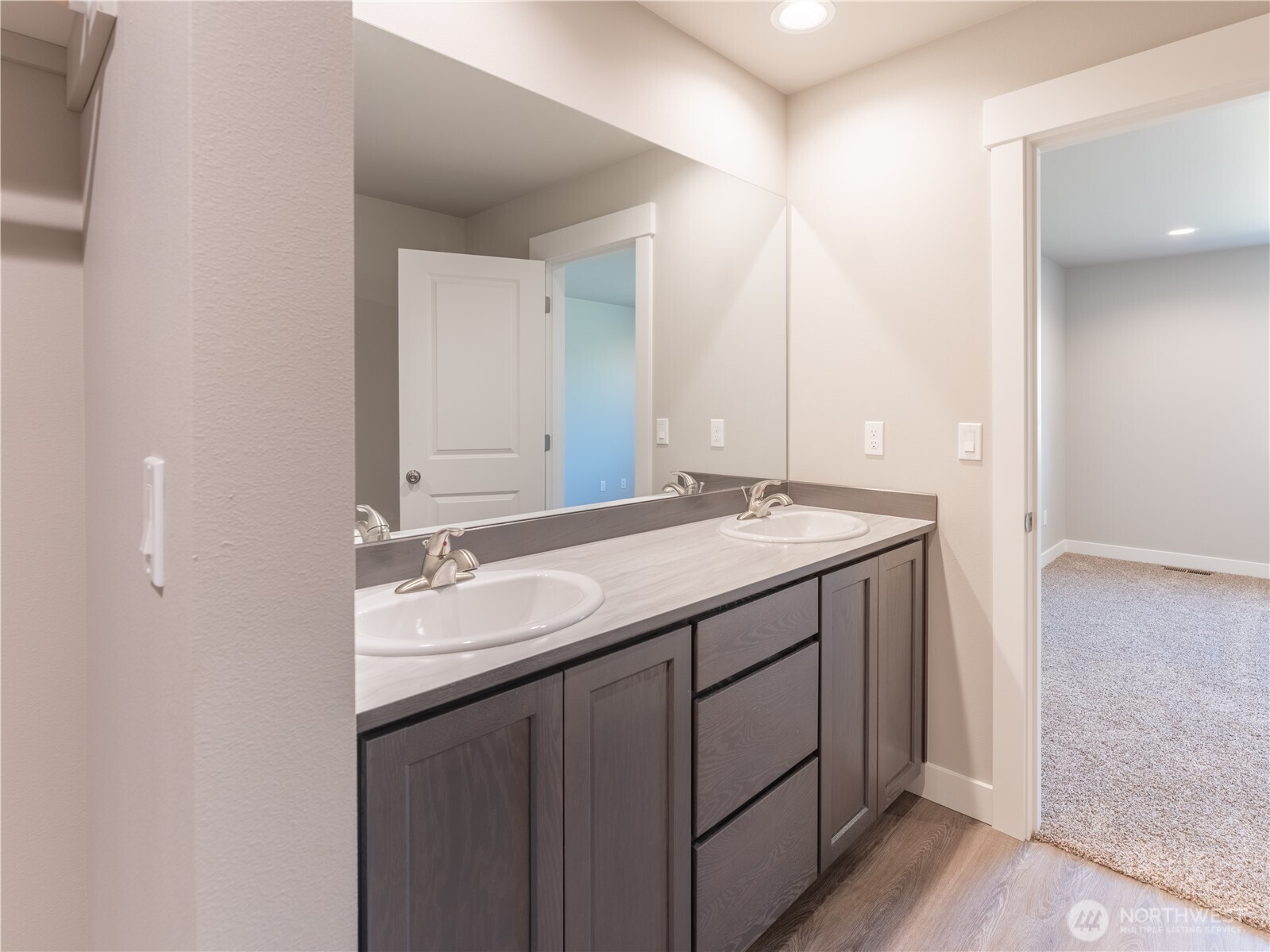 170 Salmon Drive , Wenatchee, WA 98801