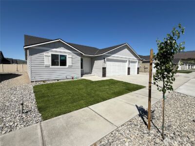 170 Salmon Drive , Wenatchee, WA 98801 - Photo 2